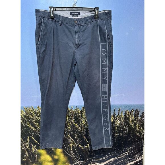 MENS TOMMY HILFIGER CUSTOM FIT LOGO CHINO PANTS NAVY‎ BLUE SIZE 36 X 32 - Picture 1 of 3